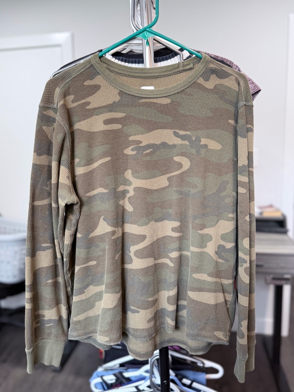 GAP | Camo Waffle Top | L